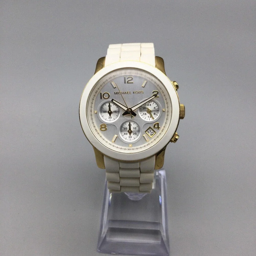 Michael Kors MK 5145 Runway Chronograph Womens Watch 39mm White New Battery 6.5